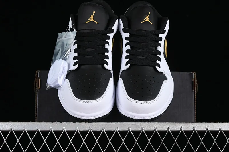 All categories Air Jordan Jordan series basketball shoes Air Jordan 1 Low Z version Air Jordan 1 Low AJ1 Joe 1 black and white gold hook low-top cultural basketball shoes 553558-172